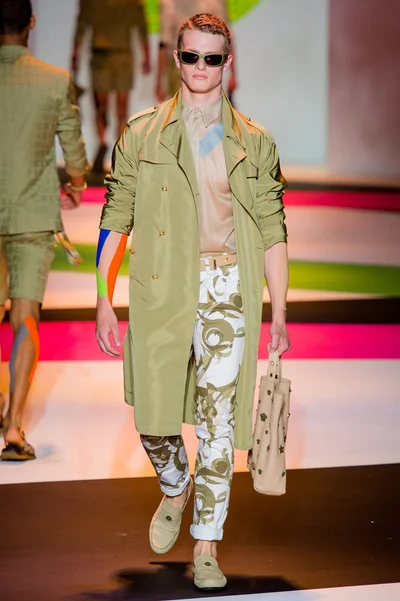 Look 18
